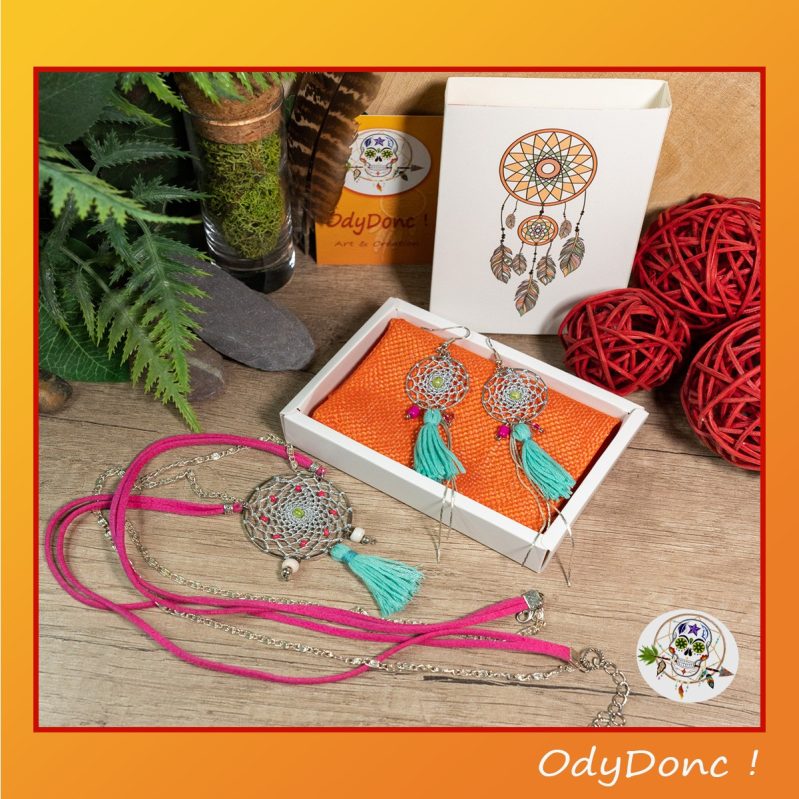 Lot de Bijoux Ethniques Fantaisie Pompon – Bijoux Colorés pour un Look Bohème